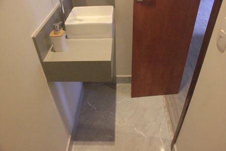 Casa à venda com 245m², 3 quartos e 4 vagasLavabo 2