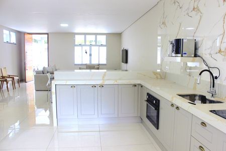 Casa à venda com 245m², 3 quartos e 4 vagasCozinha