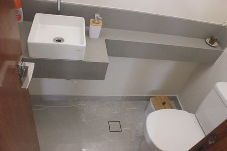 Casa à venda com 245m², 3 quartos e 4 vagasLavabo