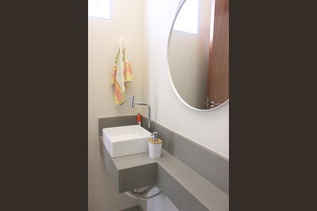 Casa à venda com 245m², 3 quartos e 4 vagasLavabo