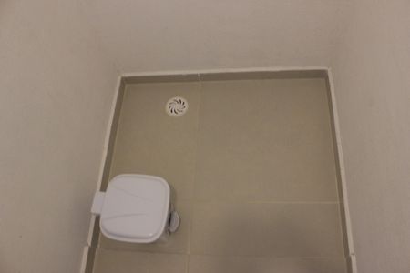 Casa à venda com 245m², 3 quartos e 4 vagasBanheiro do salão de festas