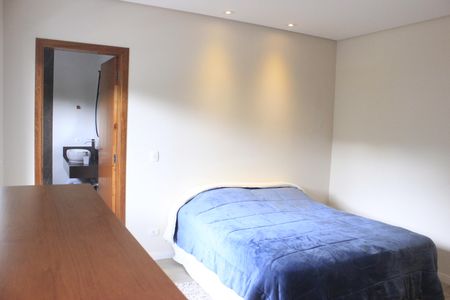 Casa à venda com 245m², 3 quartos e 4 vagasSuíte 1