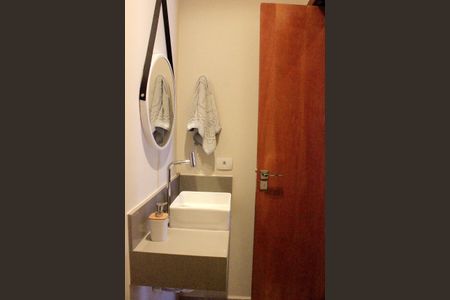 Casa à venda com 245m², 3 quartos e 4 vagasLavabo 2