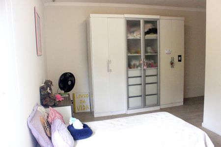 Casa à venda com 245m², 3 quartos e 4 vagasSuíte 2