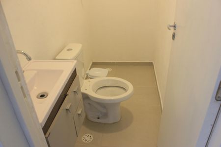 Casa à venda com 245m², 3 quartos e 4 vagasBanheiro do salão de festas