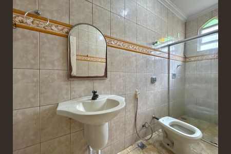 Casa para alugar com 90m², 3 quartos e 2 vagasBanheiro