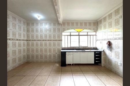 Casa para alugar com 90m², 3 quartos e 2 vagasCozinha