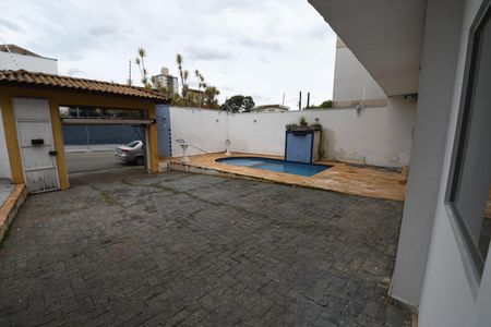 Casa à venda com 350m², 4 quartos e 6 vagasGaragem