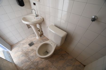 Casa à venda com 350m², 4 quartos e 6 vagasBanheiro 