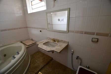 Casa à venda com 350m², 4 quartos e 6 vagasBanheiro Suíte