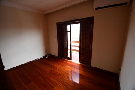 Casa à venda com 350m², 4 quartos e 6 vagasQuarto 4 - Suíte