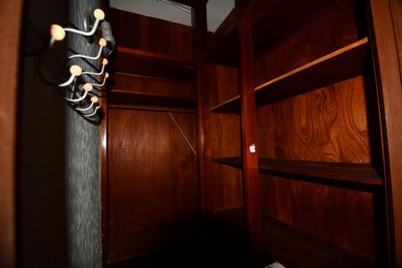 Casa à venda com 350m², 4 quartos e 6 vagasQuarto 2 - Suíte 