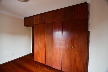 Casa à venda com 350m², 4 quartos e 6 vagasQuarto 4 - Suíte