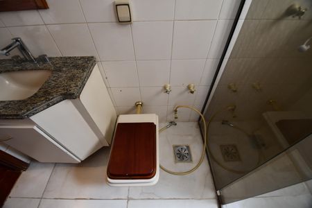 Casa à venda com 350m², 4 quartos e 6 vagasBanheiro Suíte