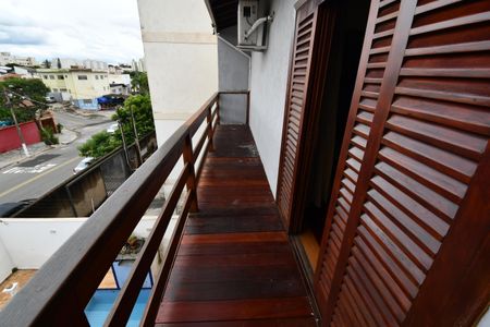 Casa à venda com 350m², 4 quartos e 6 vagasQuarto 3 - Suíte Sacada