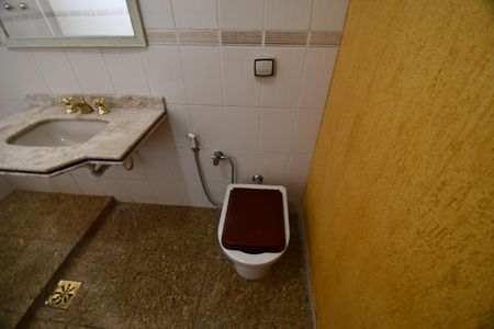 Casa à venda com 350m², 4 quartos e 6 vagasBanheiro Suíte