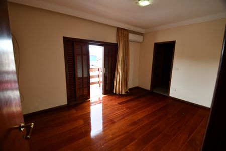 Casa à venda com 350m², 4 quartos e 6 vagasQuarto 3 - Suíte