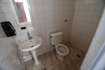 Casa à venda com 350m², 4 quartos e 6 vagasBanheiro 