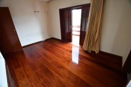 Casa à venda com 350m², 4 quartos e 6 vagasQuarto 3 - Suíte