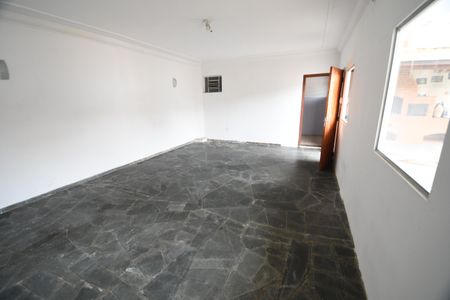 Casa à venda com 350m², 4 quartos e 6 vagasSalão de Festas