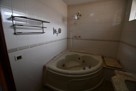 Casa à venda com 350m², 4 quartos e 6 vagasBanheiro Suíte