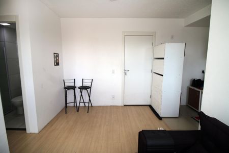 Sala de apartamento para alugar com 2 quartos, 41m² em Ramos, Rio de Janeiro