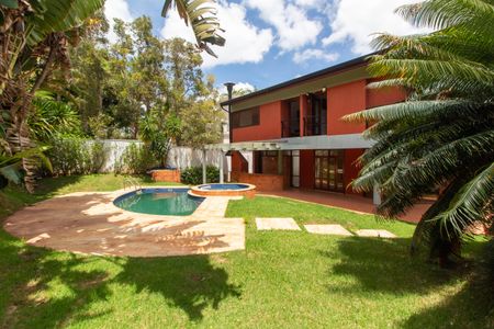 Casa de condomínio à venda com 370m², 4 quartos e 3 vagas Casa de condomínio à venda com 370m², 4 quartos e 3 vagasÁrea comum