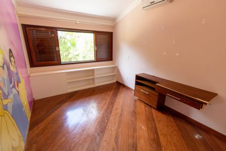 Casa de condomínio à venda com 370m², 4 quartos e 3 vagas Casa de condomínio à venda com 370m², 4 quartos e 3 vagasSuíte 1