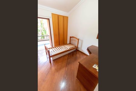 Casa de condomínio à venda com 370m², 4 quartos e 3 vagas Casa de condomínio à venda com 370m², 4 quartos e 3 vagasQuarto 1