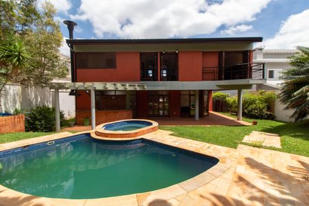 Casa de condomínio à venda com 370m², 4 quartos e 3 vagas Casa de condomínio à venda com 370m², 4 quartos e 3 vagasÁrea comum