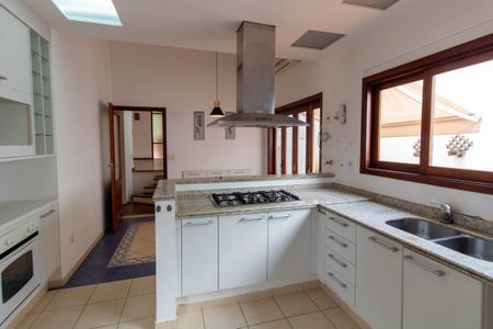 Casa de condomínio à venda com 370m², 4 quartos e 3 vagas Casa de condomínio à venda com 370m², 4 quartos e 3 vagasCozinha