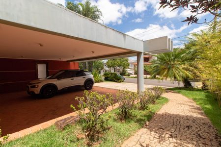 Casa de condomínio à venda com 370m², 4 quartos e 3 vagas Casa de condomínio à venda com 370m², 4 quartos e 3 vagasÁrea comum