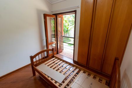 Casa de condomínio à venda com 370m², 4 quartos e 3 vagas Casa de condomínio à venda com 370m², 4 quartos e 3 vagasQuarto 1