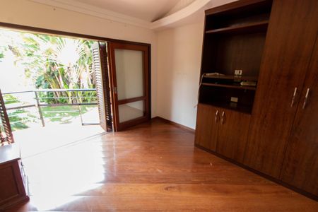 Casa de condomínio à venda com 370m², 4 quartos e 3 vagas Casa de condomínio à venda com 370m², 4 quartos e 3 vagasSuíte master