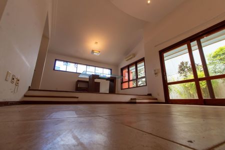 Casa de condomínio à venda com 370m², 4 quartos e 3 vagas Casa de condomínio à venda com 370m², 4 quartos e 3 vagasCopa