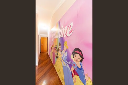 Casa de condomínio à venda com 370m², 4 quartos e 3 vagas Casa de condomínio à venda com 370m², 4 quartos e 3 vagasSuíte 1