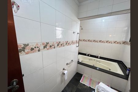 Casa para alugar com 200m², 3 quartos e 2 vagas Casa para alugar com 200m², 3 quartos e 2 vagasBanheiro da Suíte 1