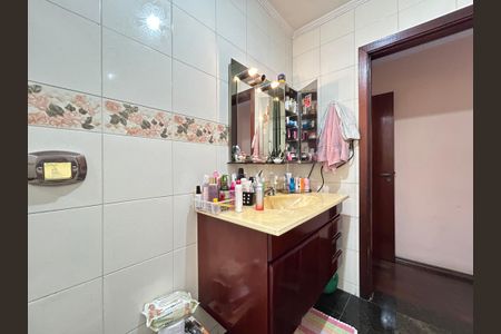 Casa para alugar com 200m², 3 quartos e 2 vagas Casa para alugar com 200m², 3 quartos e 2 vagasBanheiro da Suíte 1