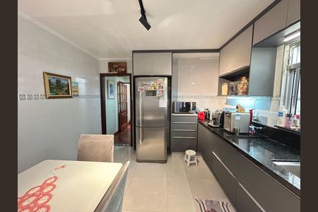 Casa para alugar com 200m², 3 quartos e 2 vagas Casa para alugar com 200m², 3 quartos e 2 vagasCozinha