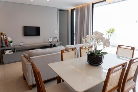 Casa à venda com 360m², 5 quartos e 4 vagasSala 2