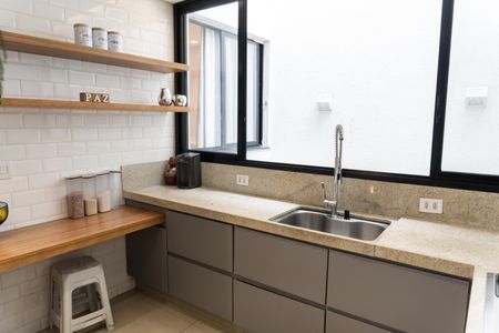 Casa à venda com 360m², 5 quartos e 4 vagasCozinha 2