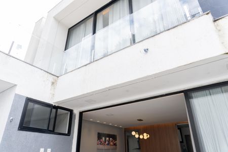 Casa à venda com 360m², 5 quartos e 4 vagasFachada - Divisão das Casas