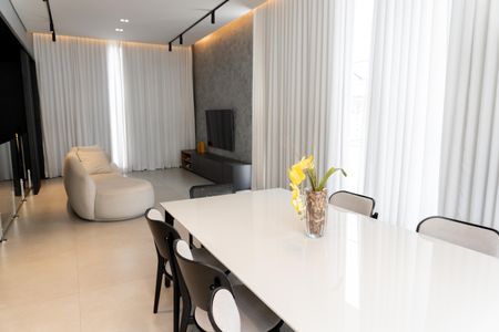 Casa à venda com 360m², 5 quartos e 4 vagasSala 1