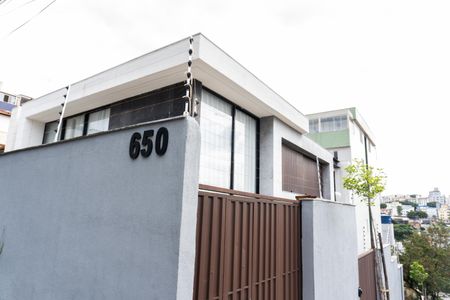 Casa à venda com 360m², 5 quartos e 4 vagasFachada