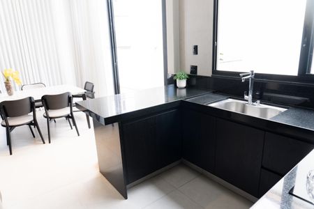 Casa à venda com 360m², 5 quartos e 4 vagasCozinha 1