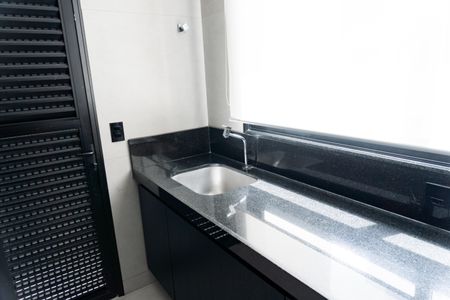 Casa à venda com 360m², 5 quartos e 4 vagasÁrea de Serviço 1