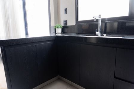 Casa à venda com 360m², 5 quartos e 4 vagasCozinha 1 - Detalhe Armário