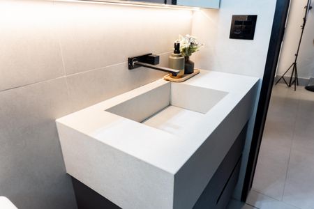 Casa à venda com 360m², 5 quartos e 4 vagasBanheiro 1 - Detalhe