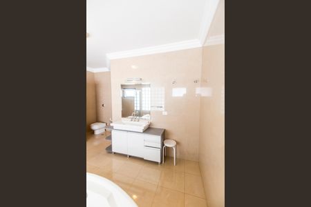 Apartamento para alugar com 480m², 4 quartos e 3 vagas Apartamento para alugar com 480m², 4 quartos e 3 vagasBanheiro da Suíte