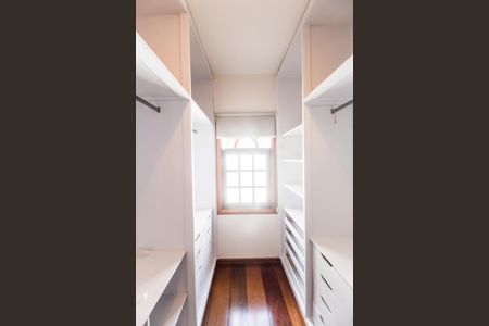 Apartamento para alugar com 480m², 4 quartos e 3 vagas Apartamento para alugar com 480m², 4 quartos e 3 vagasCloset da suíte